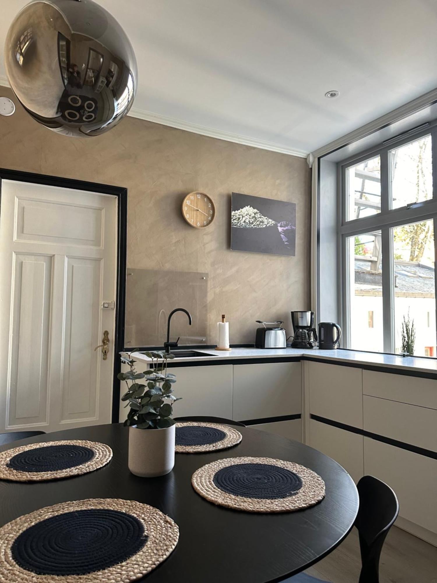 Stylish Big Jugend Art Nouveau Apartment With Balcony Heart Of オーレスン エクステリア 写真