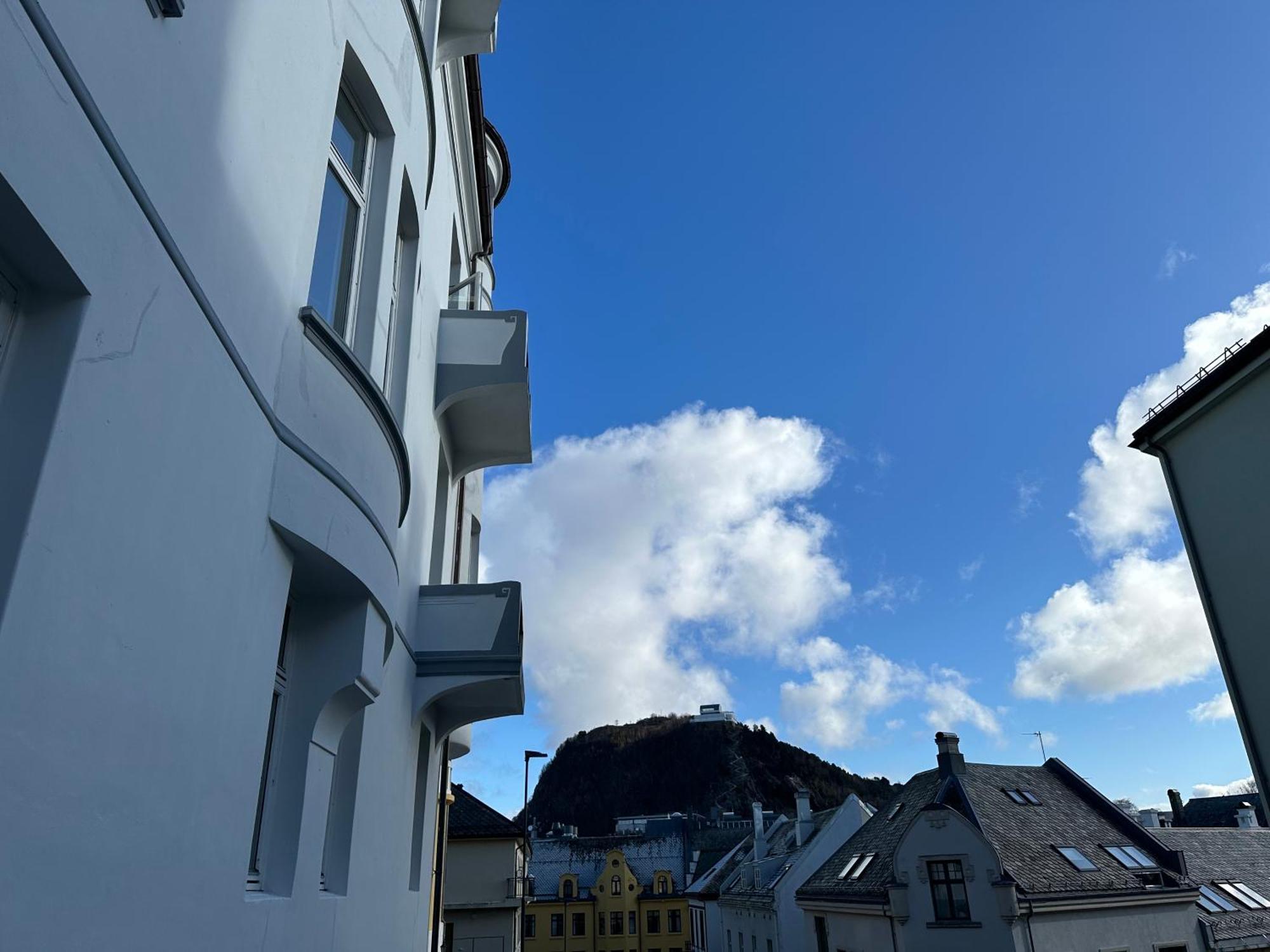 Stylish Big Jugend Art Nouveau Apartment With Balcony Heart Of オーレスン エクステリア 写真