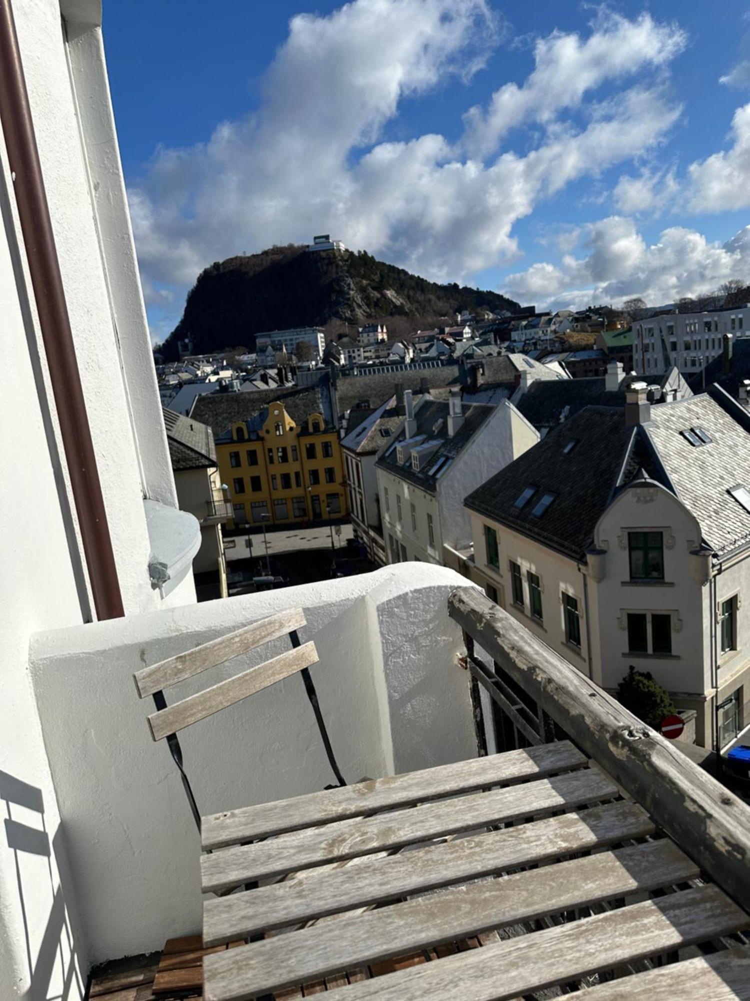 Stylish Big Jugend Art Nouveau Apartment With Balcony Heart Of オーレスン エクステリア 写真